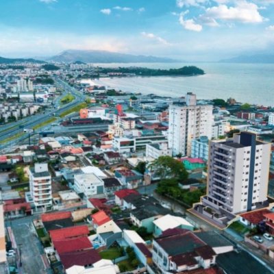 Apartamentos com 75m², 2 quartos (sendo 1 suíte), 1 garagem, no bairro Barreiros em São José