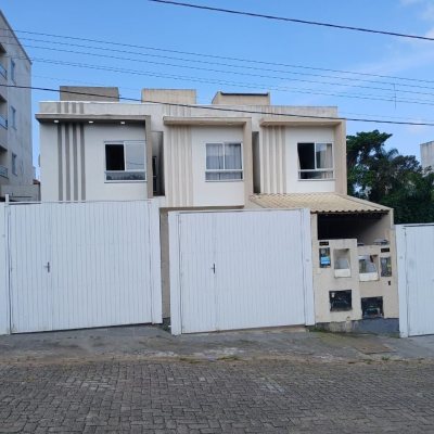 Casa Residencial com 85m², 2 quartos, 2 suítes, 1 garagem, no bairro Serraria em São José