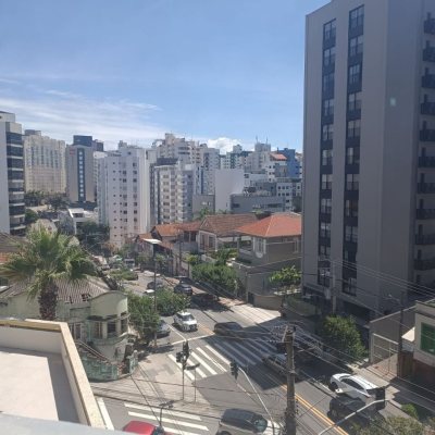 Sala com 32m², no bairro Centro em Florianópolis