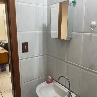 Sala com 58m², no bairro Centro em Florianópolis