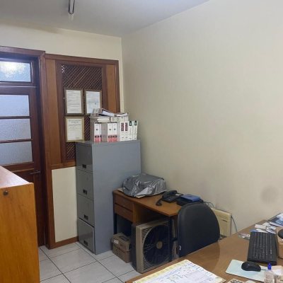 Sala com 58m², no bairro Centro em Florianópolis