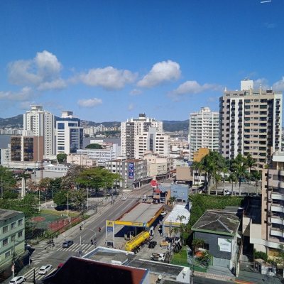 Sala com 74m², 1 garagem, no bairro Estreito em Florianópolis