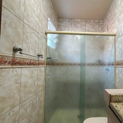 Casa Residencial com 110m², 3 quartos, 1 suíte, 2 garagens, no bairro Costeira do Pirajubaé em Florianópolis