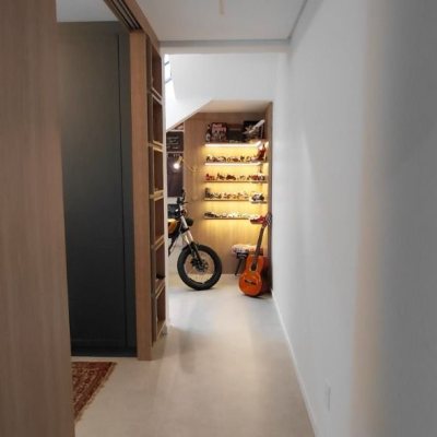 Casa Residencial com 236m², 4 quartos, 3 suítes, 4 garagens, no bairro Córrego Grande em Florianópolis