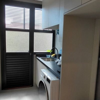 Casa Residencial com 236m², 4 quartos, 3 suítes, 4 garagens, no bairro Córrego Grande em Florianópolis