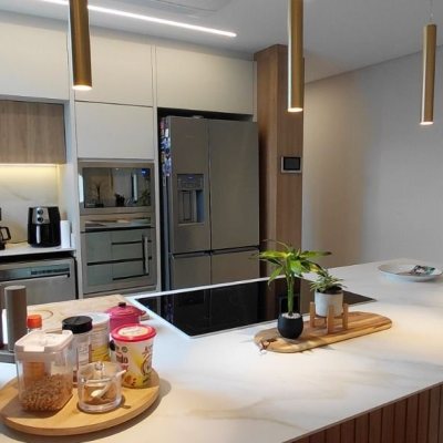 Casa Residencial com 236m², 4 quartos, 3 suítes, 4 garagens, no bairro Córrego Grande em Florianópolis