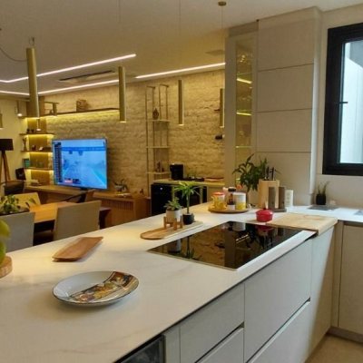 Casa Residencial com 236m², 4 quartos, 3 suítes, 4 garagens, no bairro Córrego Grande em Florianópolis