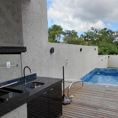 Casa Residencial com 236m², 4 quartos, 3 suítes, 4 garagens, no bairro Córrego Grande em Florianópolis