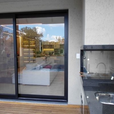 Casa Residencial com 236m², 4 quartos, 3 suítes, 4 garagens, no bairro Córrego Grande em Florianópolis