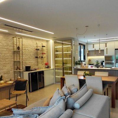 Casa Residencial com 236m², 4 quartos, 3 suítes, 4 garagens, no bairro Córrego Grande em Florianópolis