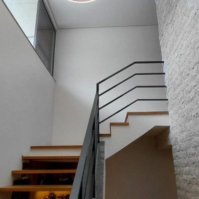 Casa Residencial com 236m², 4 quartos, 3 suítes, 4 garagens, no bairro Córrego Grande em Florianópolis