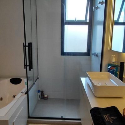 Casa Residencial com 236m², 4 quartos, 3 suítes, 4 garagens, no bairro Córrego Grande em Florianópolis