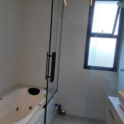 Casa Residencial com 236m², 4 quartos, 3 suítes, 4 garagens, no bairro Córrego Grande em Florianópolis