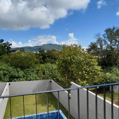 Casa Residencial com 236m², 4 quartos, 3 suítes, 4 garagens, no bairro Córrego Grande em Florianópolis