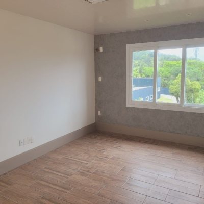 Predio com 941m², 12 garagens, no bairro Santo Antônio De Lisboa em Floranópolis