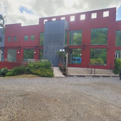 Predio com 941m², 12 garagens, no bairro Santo Antônio De Lisboa em Floranópolis