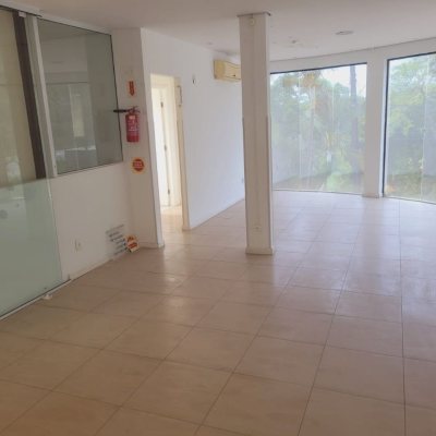 Predio com 941m², 12 garagens, no bairro Santo Antônio De Lisboa em Floranópolis