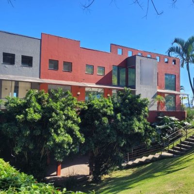 Predio com 941m², 12 garagens, no bairro Santo Antônio De Lisboa em Floranópolis