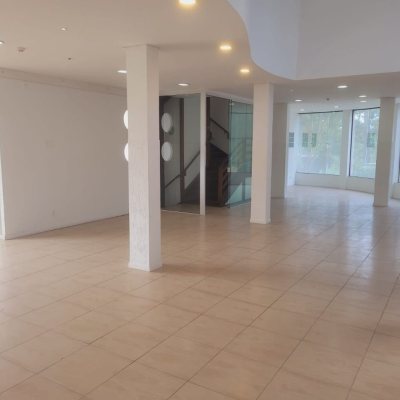 Predio com 941m², 12 garagens, no bairro Santo Antônio De Lisboa em Floranópolis