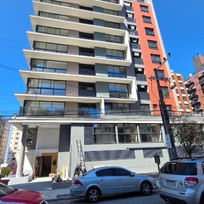 Apartamentos com 152m², 3 quartos, 3 suítes, 3 garagens, no bairro Centro em Florianópolis