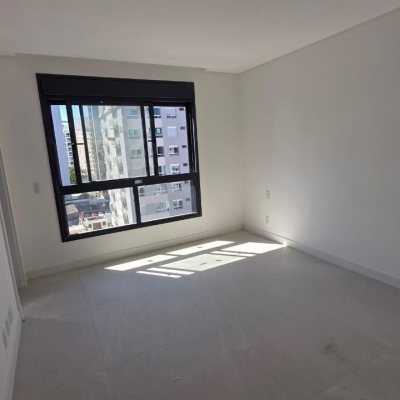 Apartamentos com 152m², 3 quartos, 3 suítes, 3 garagens, no bairro Centro em Florianópolis