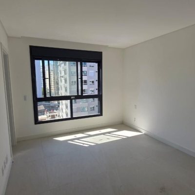 Apartamentos com 152m², 3 quartos, 3 suítes, 3 garagens, no bairro Centro em Florianópolis
