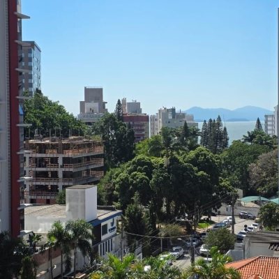 Apartamentos com 152m², 3 quartos, 3 suítes, 3 garagens, no bairro Centro em Florianópolis