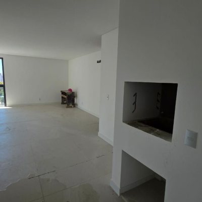 Apartamentos com 152m², 3 quartos, 3 suítes, 3 garagens, no bairro Centro em Florianópolis