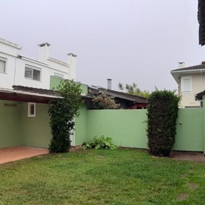 Casa Residencial com 119m², 3 quartos, 1 suíte, 2 garagens, no bairro Campeche em Florianópolis