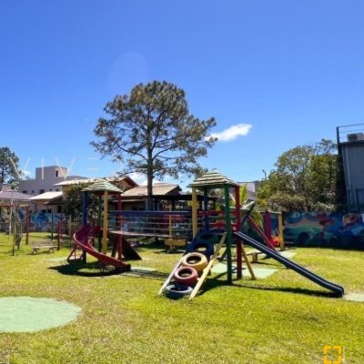 Casa Residencial com 119m², 3 quartos, 1 suíte, 2 garagens, no bairro Campeche em Florianópolis