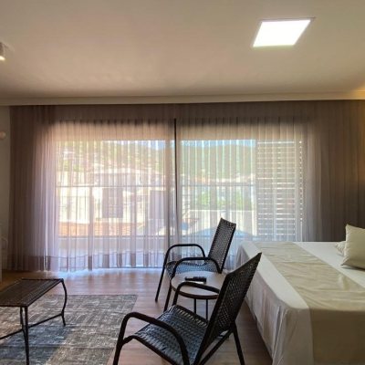 Apartamentos com 49m², 1 quarto, 1 suíte, 1 garagem, no bairro Saco Grande em Florianópolis