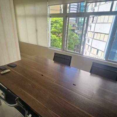 Sala com 58m², no bairro Centro em Florianópolis