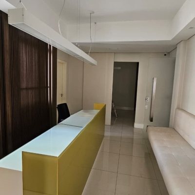 Sala com 58m², no bairro Centro em Florianópolis