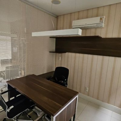 Sala com 58m², no bairro Centro em Florianópolis