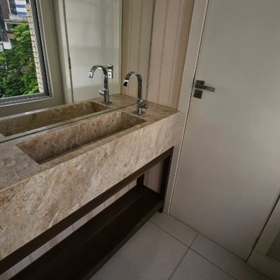 Sala com 58m², no bairro Centro em Florianópolis