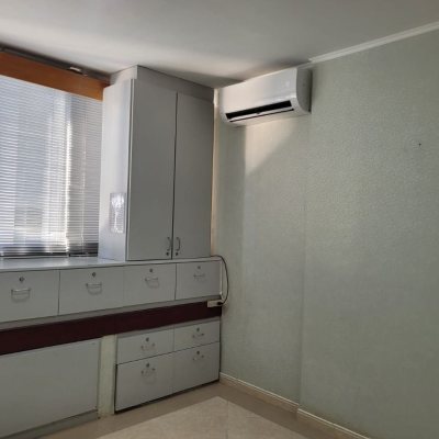 Sala com 27m², no bairro Centro em Florianópolis