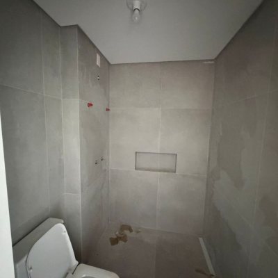 Casa em Condomínio com 85m², 2 quartos (sendo 1 suíte), 1 garagem, no bairro Cachoeira Do Bom Jesus em Florianópolis