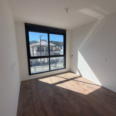 Casa em Condomínio com 85m², 2 quartos (sendo 1 suíte), 1 garagem, no bairro Cachoeira Do Bom Jesus em Florianópolis