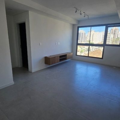 Apartamentos com 45m², 1 quarto, 1 suíte, 1 garagem, no bairro Centro em Florianópolis