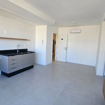 Apartamentos com 45m², 1 quarto, 1 suíte, 1 garagem, no bairro Centro em Florianópolis