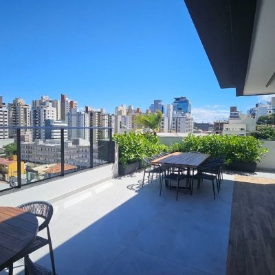 Apartamentos com 45m², 1 quarto, 1 suíte, 1 garagem, no bairro Centro em Florianópolis