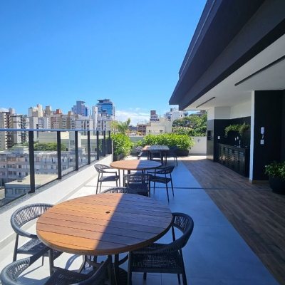 Apartamentos com 45m², 1 quarto, 1 suíte, 1 garagem, no bairro Centro em Florianópolis