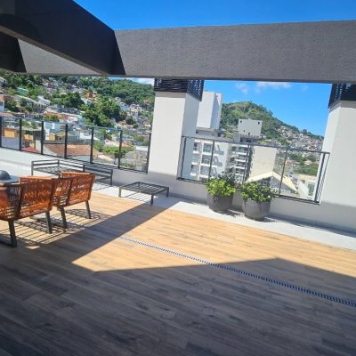 Apartamentos com 45m², 1 quarto, 1 suíte, 1 garagem, no bairro Centro em Florianópolis