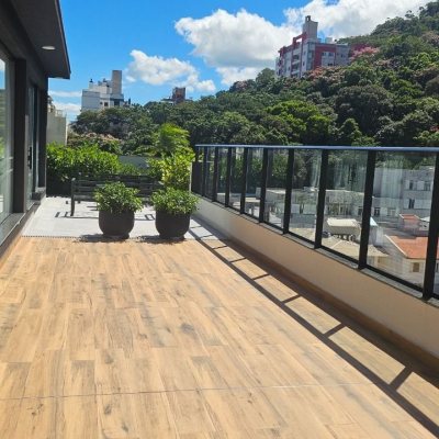 Apartamentos com 45m², 1 quarto, 1 suíte, 1 garagem, no bairro Centro em Florianópolis