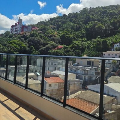 Apartamentos com 45m², 1 quarto, 1 suíte, 1 garagem, no bairro Centro em Florianópolis