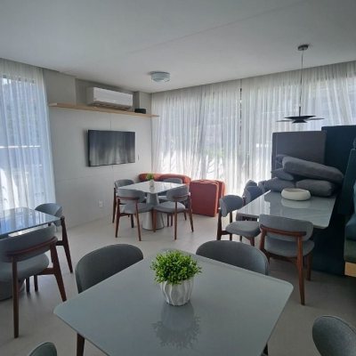 Apartamentos com 45m², 1 quarto, 1 suíte, 1 garagem, no bairro Centro em Florianópolis