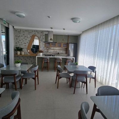 Apartamentos com 45m², 1 quarto, 1 suíte, 1 garagem, no bairro Centro em Florianópolis