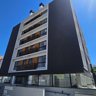Apartamentos com 45m², 1 quarto, 1 suíte, 1 garagem, no bairro Centro em Florianópolis