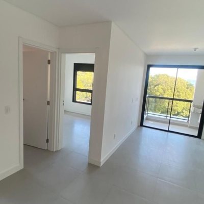 Apartamentos com 50m², 1 quarto, 1 garagem, no bairro Canasvieiras em Florianópolis