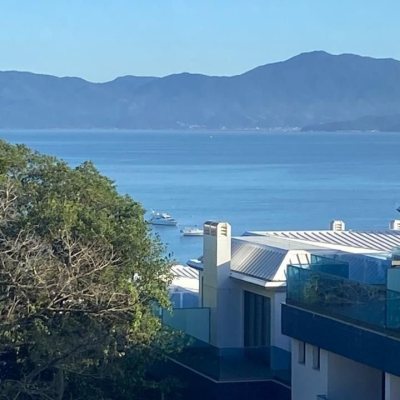 Apartamentos com 50m², 1 quarto, 1 garagem, no bairro Canasvieiras em Florianópolis